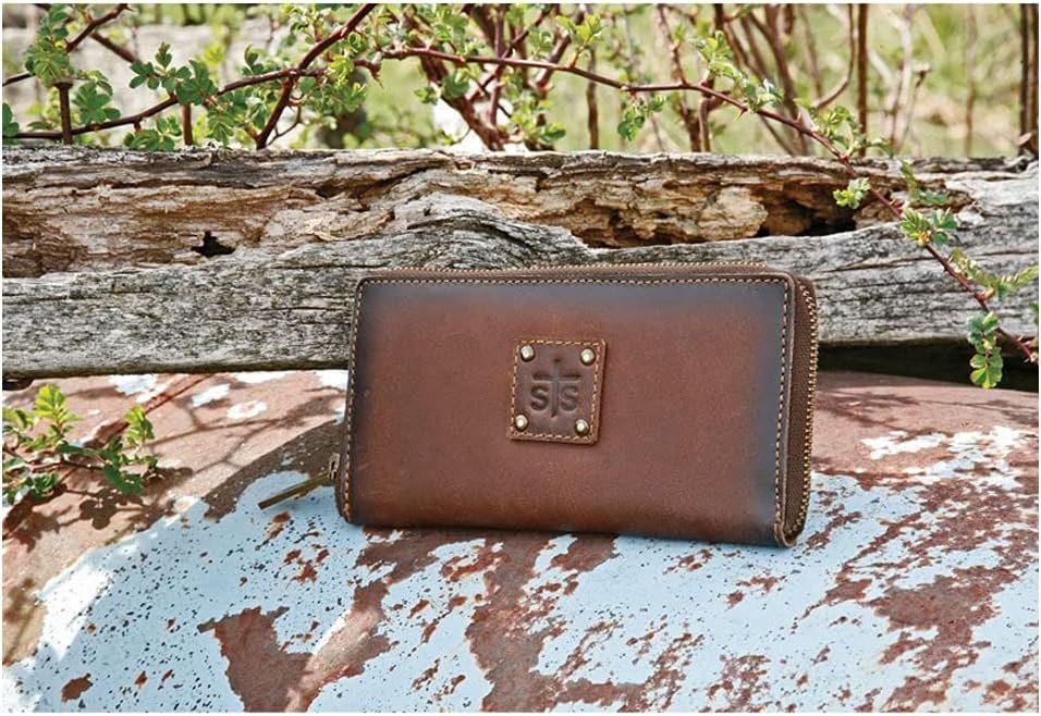 STS Ranchwear Women's Distressed Brown Leather Baroness Bi-fold Zip Wallet