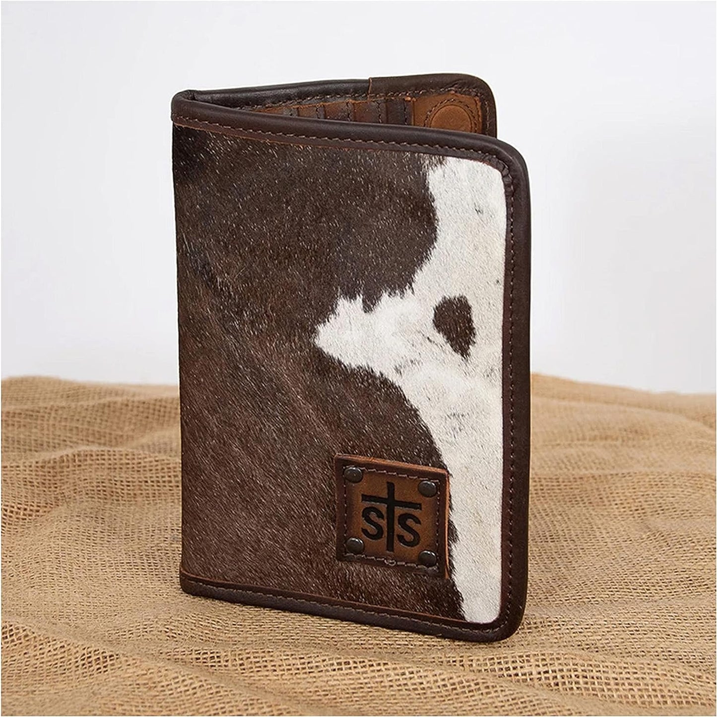 STS Ranchwear Women's Magnetic Wallet/Travel/Passport Case, Cowhide